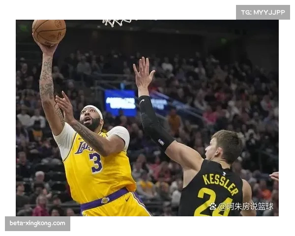 爵士主场116比114险胜独行侠 马尔卡宁33分助球队止住五连败 爵士主场116比114险胜独行侠 马尔卡宁33分助球队止住五连败